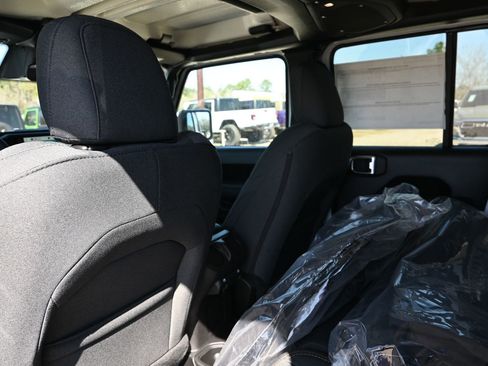 New 2026 Jeep Gladiator Willys image 18