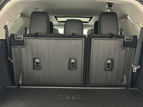 New 2026 Nissan Pathfinder Platinum AWD/4WD image 12