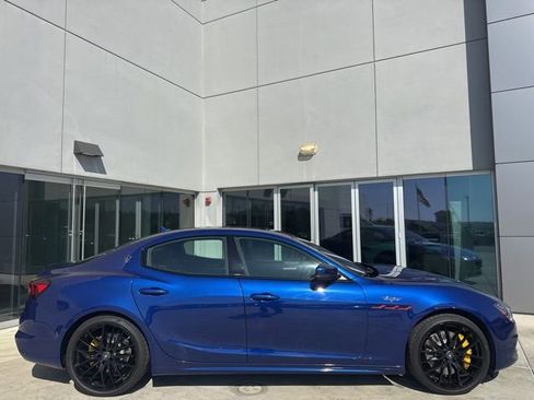 Used 2022 Maserati Ghibli Trofeo image 9