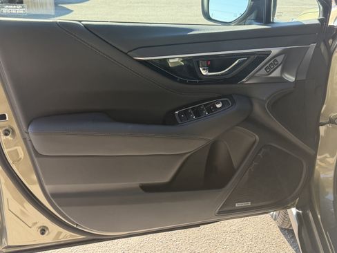 Used 2025 Subaru Outback Limited image 14