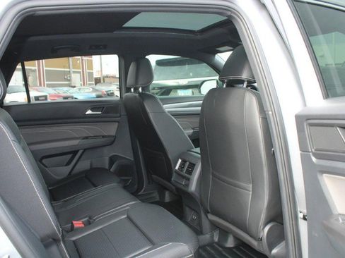 Used 2022 Volkswagen Atlas Cross Sport SEL R-Line image 13