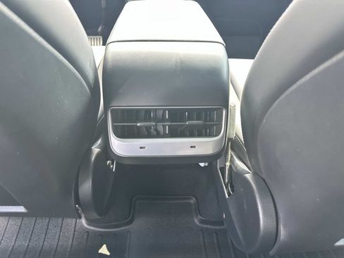 Used 2023 Tesla Model Y Performance AWD/4WD image 14