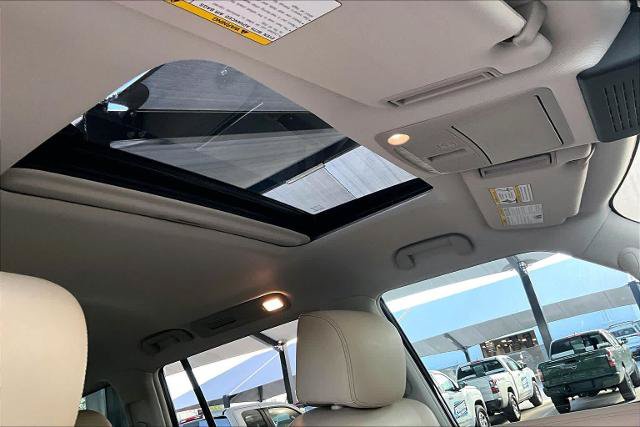 Certified 2022 Nissan Armada Platinum w/ Captain's Chairs Package RWD image 14