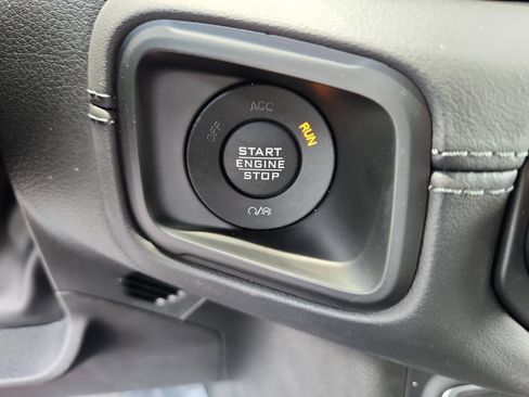 New 2024 Jeep Wrangler Unlimited Rubicon w/ Convenience Group image 30