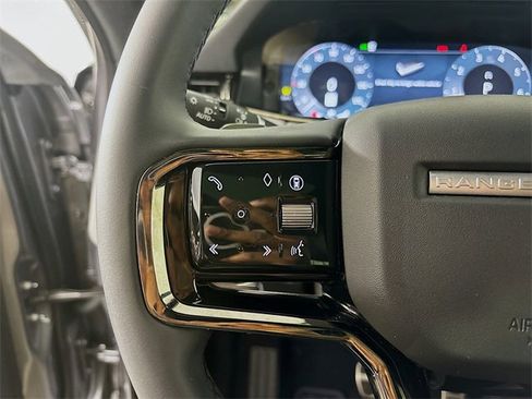 Used 2026 Land Rover Range Rover Evoque Dynamic SE image 10