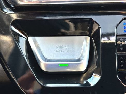 Used 2024 GMC Sierra 1500 Denali AWD/4WD image 17
