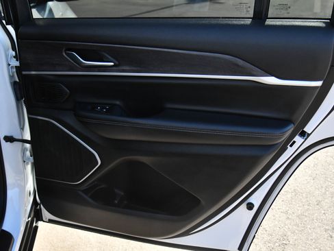 Used 2022 Jeep Grand Cherokee L Limited image 50