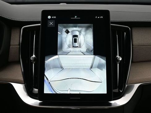 New 2026 Volvo XC90 T8 Plus w/ Protection Package Premier AWD/4WD image 23