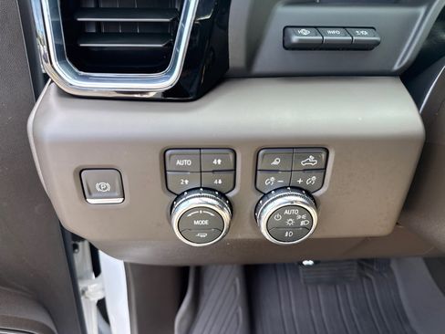 Used 2023 GMC Sierra 1500 Denali w/ Denali Reserve Package AWD/4WD image 26