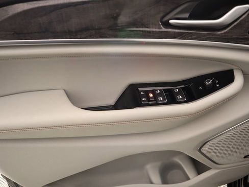 Used 2023 Jeep Grand Cherokee L Overland w/ Trailer Tow Group (B) image 18