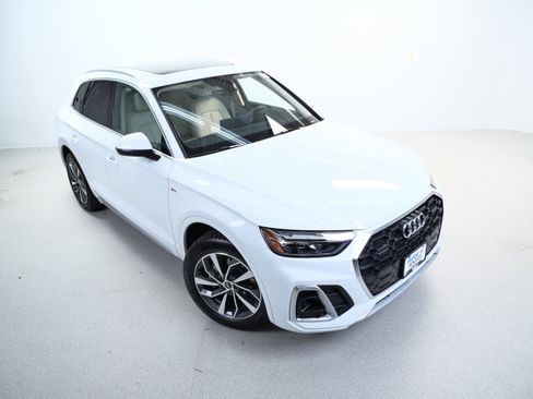 Used 2023 Audi Q5 2.0T Premium Plus w/ Premium Plus Package AWD/4WD image 4