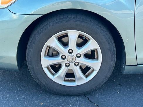 Used 2011 Toyota Camry LE image 12