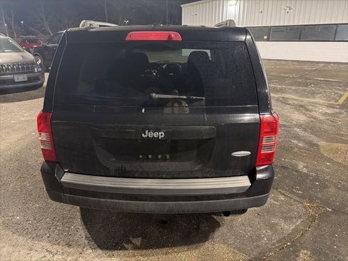 Used 2014 Jeep Patriot Latitude image 7