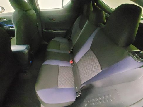 Used 2020 Toyota C-HR XLE image 18