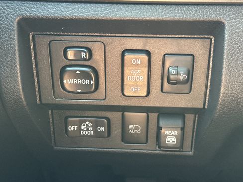 Used 2021 Toyota Tundra SR5 RWD image 27
