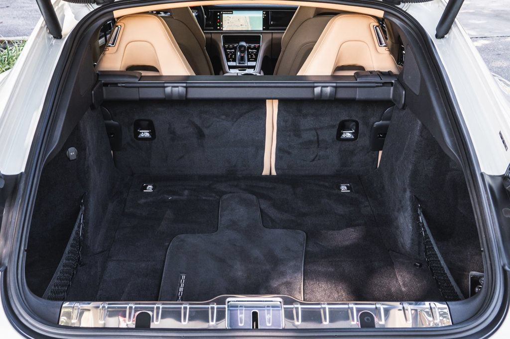 Used 2023 Porsche Panamera image 33