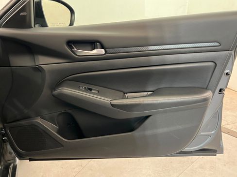 Used 2024 Nissan Altima 2.5 SV image 23