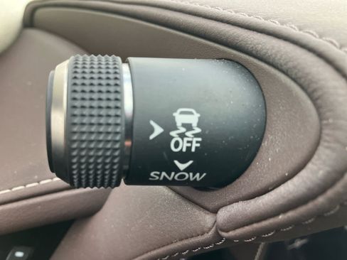 Used 2020 Lexus LS 500 w/ Interior Upgrade Package image 19