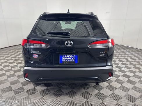 Used 2024 Toyota Corolla Cross XLE w/ Convenience Package AWD/4WD image 9