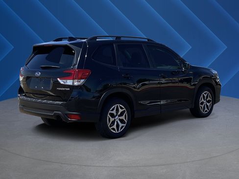 Used 2019 Subaru Forester Premium AWD/4WD image 3
