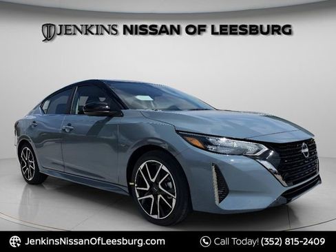 New 2025 Nissan Sentra SR image 1