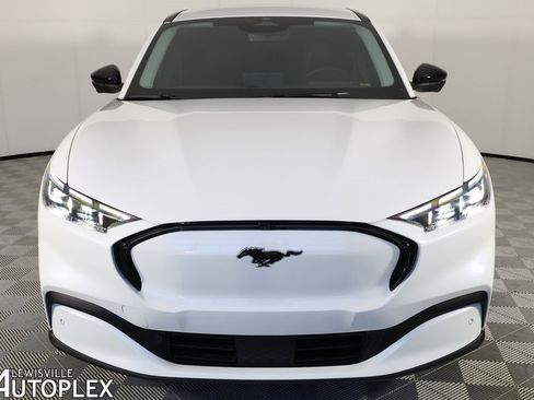 Used 2025 Ford Mustang Mach-E Premium image 2