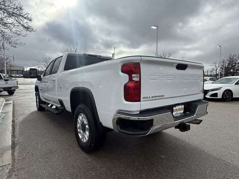 Used 2022 Chevrolet Silverado 3500 LT w/ Convenience Package image 5