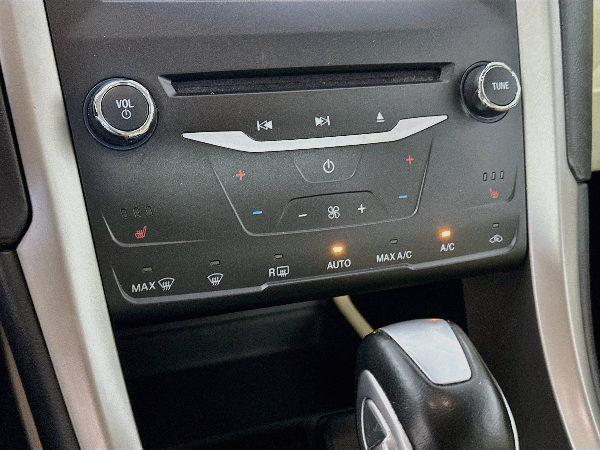 Used 2013 Ford Fusion SE FWD image 23
