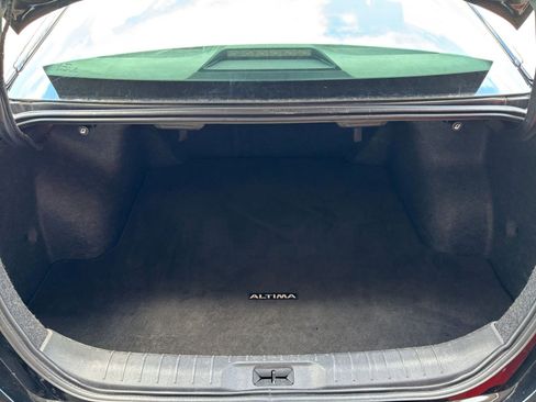 Used 2025 Nissan Altima 2.5 SV FWD image 31