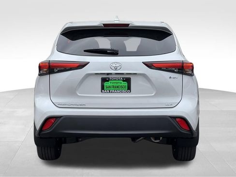 New 2026 Toyota Highlander XLE image 3