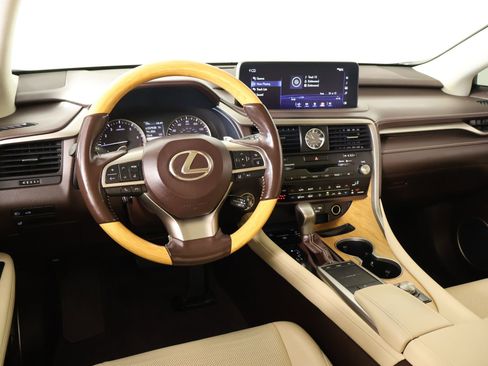 Used 2020 Lexus RX 350L FWD w/ Premium Package image 2