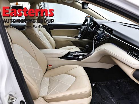 Used 2019 Toyota Camry XLE w/ Carpet Mat Package FWD image 25