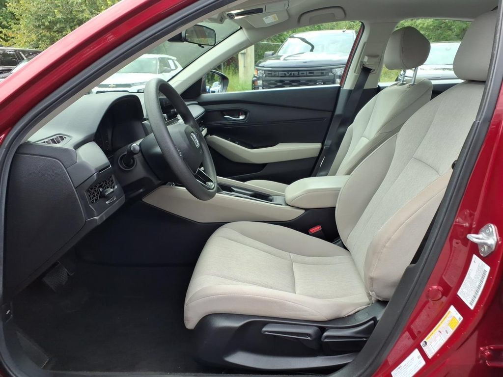 Used 2025 Honda Accord LX image 11