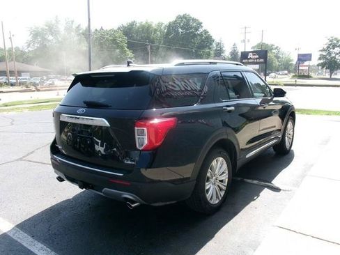 Used 2022 Ford Explorer Limited AWD/4WD image 4