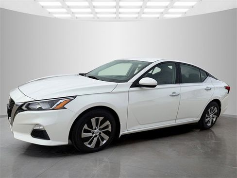 Used 2020 Nissan Altima 2.5 S image 3