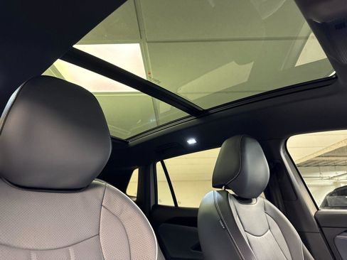 New 2026 Volkswagen Tiguan SEL R-Line AWD/4WD image 16