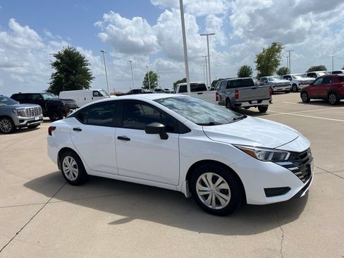 Used 2023 Nissan Versa S w/ Trunk Package FWD image 7