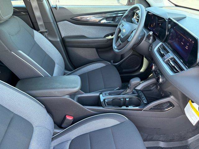 Used 2025 Chevrolet TrailBlazer LS w/ LS Confidence Package FWD image 11