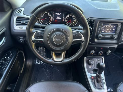 Used 2018 Jeep Compass Latitude AWD/4WD image 31