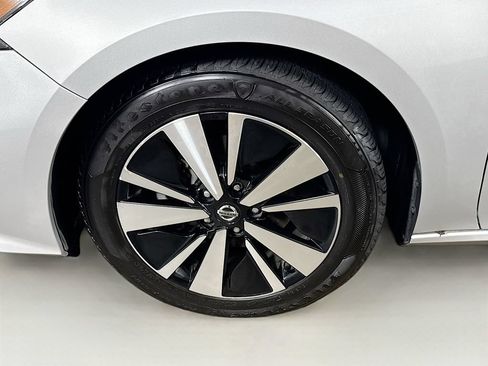 Used 2022 Nissan Altima 2.5 SV FWD image 37