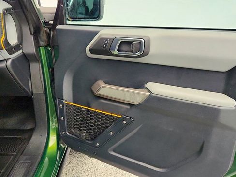 Used 2023 Ford Bronco Badlands image 25