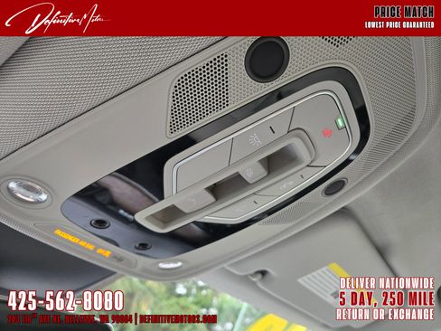 Used 2019 Audi e-tron Prestige w/ Prestige Package image 40