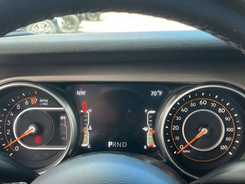 Used 2018 Jeep Wrangler Sport AWD/4WD image 16
