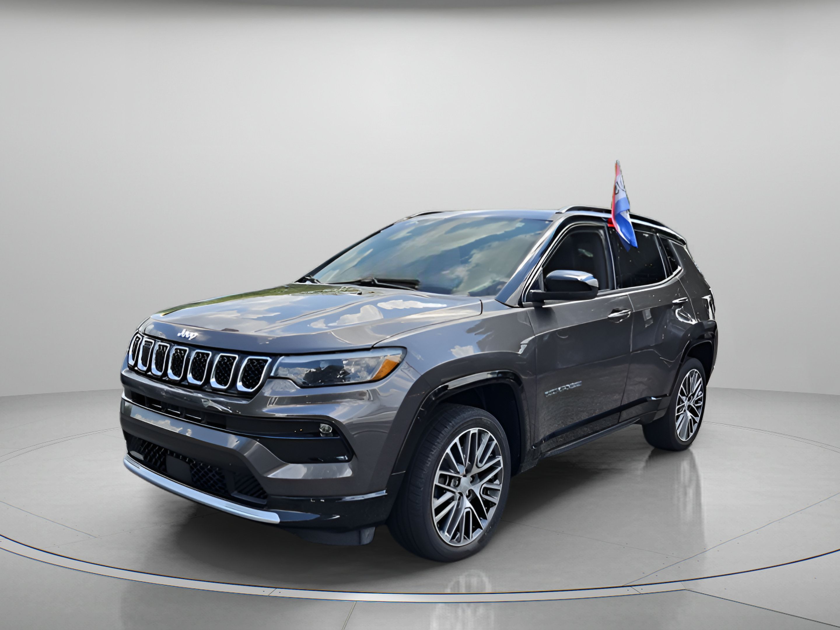 Used 2023 Jeep Compass Limited w/ Elite Group AWD/4WD image 1