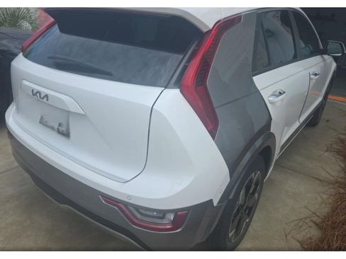 Used 2023 Kia Niro Wave FWD image 3