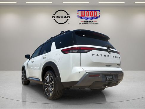 New 2026 Nissan Pathfinder Platinum w/ Cargo Package AWD/4WD image 4