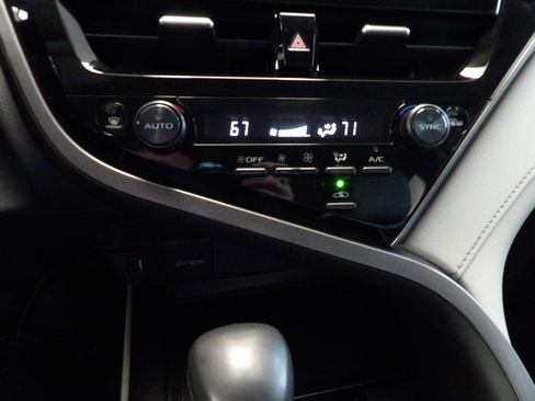 Used 2024 Toyota Camry SE image 31