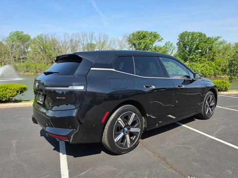 Used 2024 BMW iX xDrive50 w/ Premium Package AWD/4WD image 7