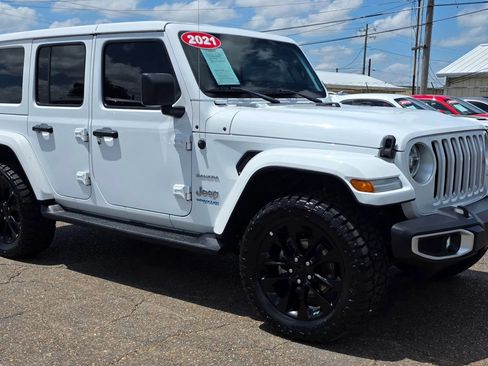 Used 2021 Jeep Wrangler Unlimited Sahara w/ Cold Weather Group AWD/4WD image 1