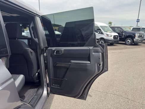 Certified 2025 Ford Bronco Big Bend w/ Black Appearance Package AWD/4WD image 19